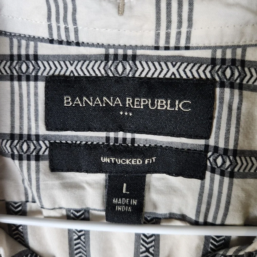 Banana Republic Plaid Button Up Shirt L Untucked Fit Black White‎ Long Sleeve